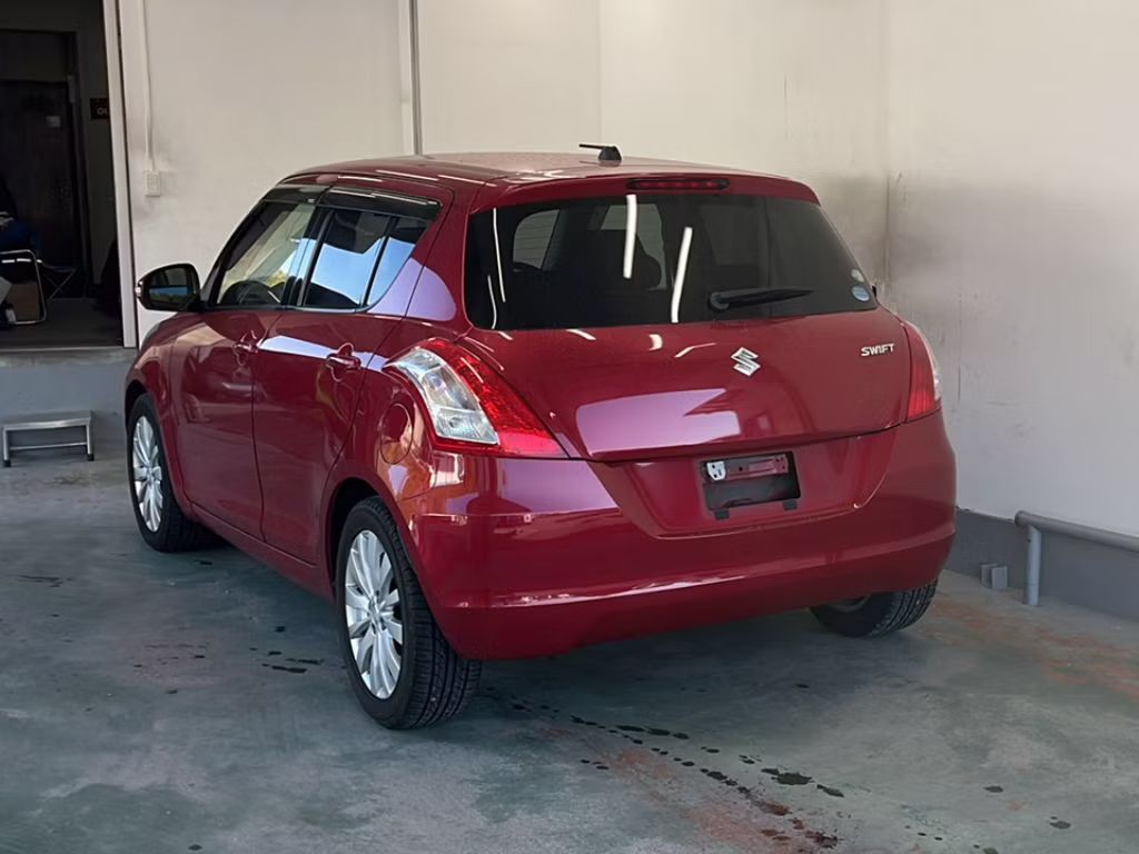 SUZUKI SWIFT