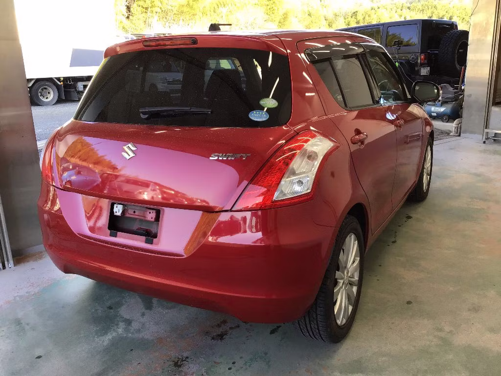 SUZUKI SWIFT