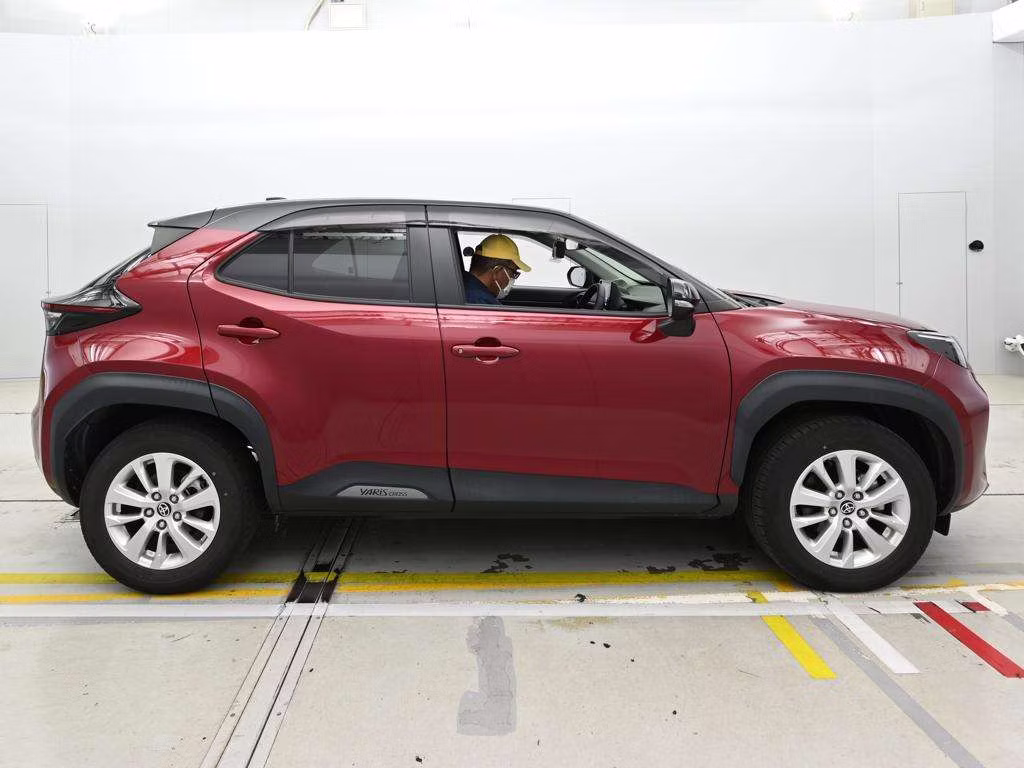 TOYOTA YARIS CROSS