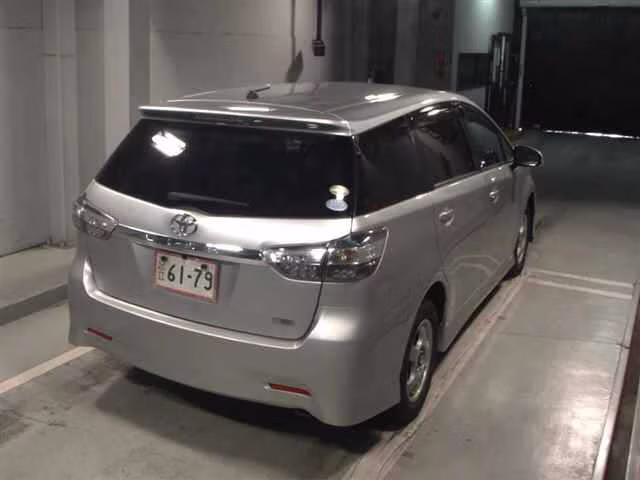 TOYOTA WISH
