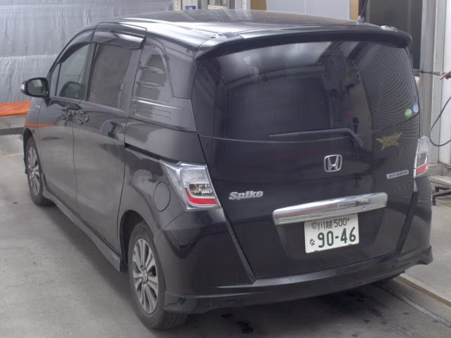 HONDA FREED SPIKE