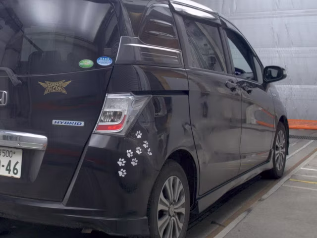 HONDA FREED SPIKE