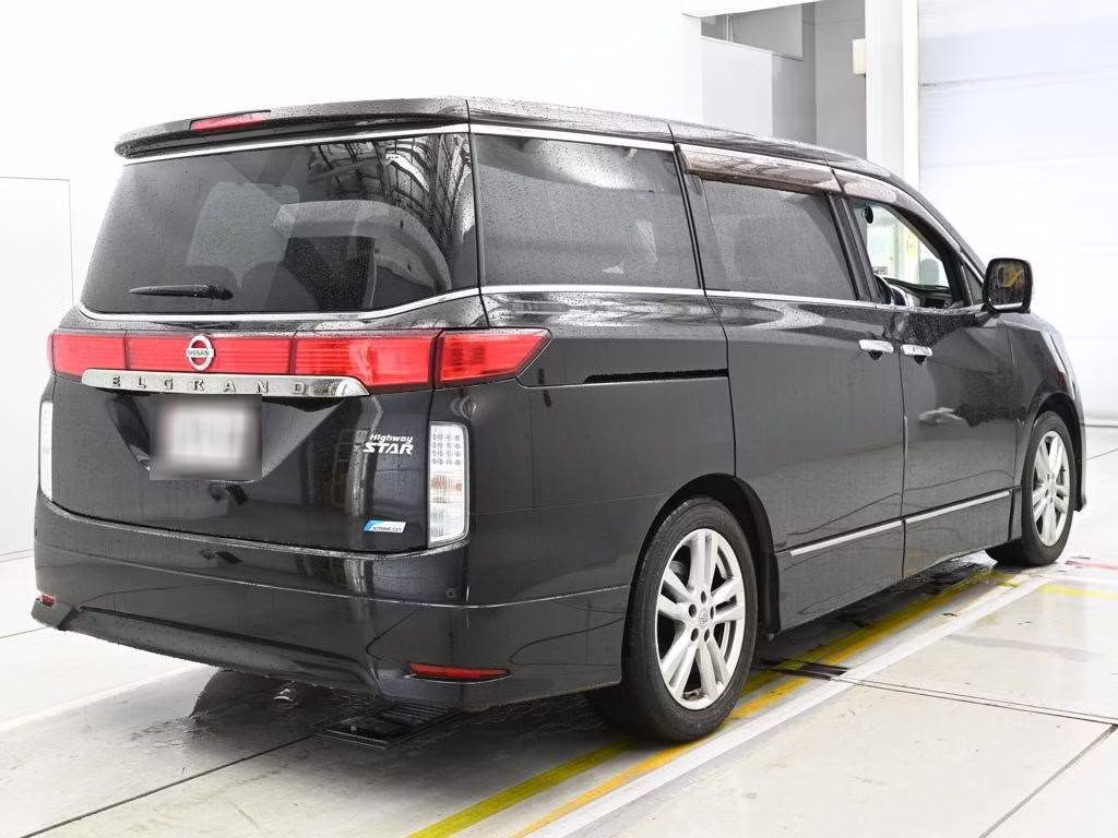NISSAN ELGRAND
