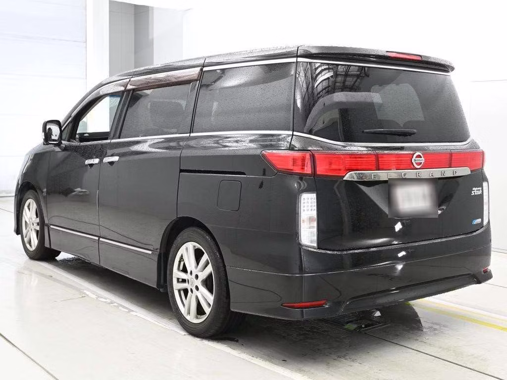 NISSAN ELGRAND