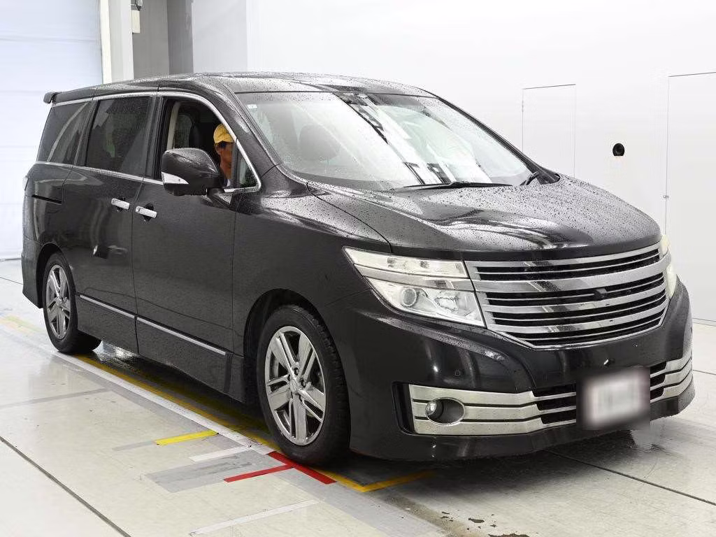 NISSAN ELGRAND