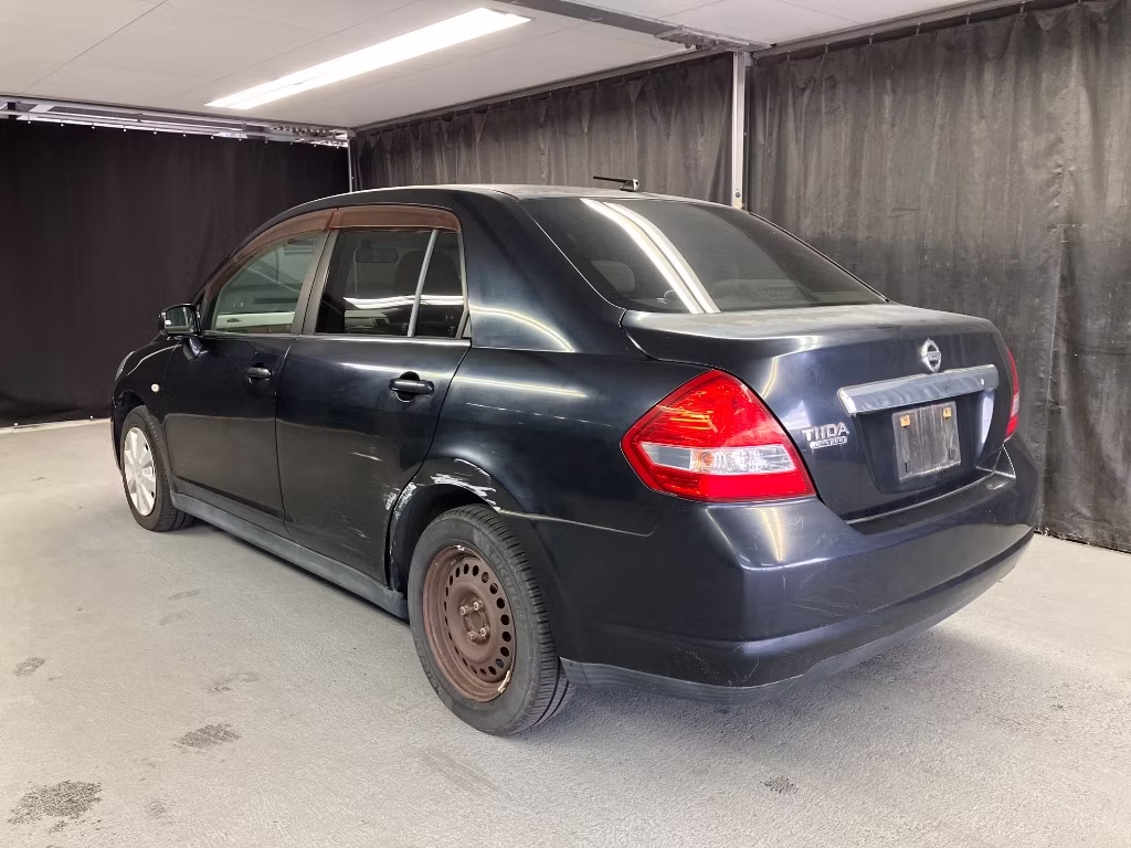 NISSAN TIIDA LATIO