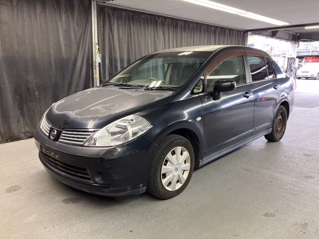 NISSAN TIIDA LATIO