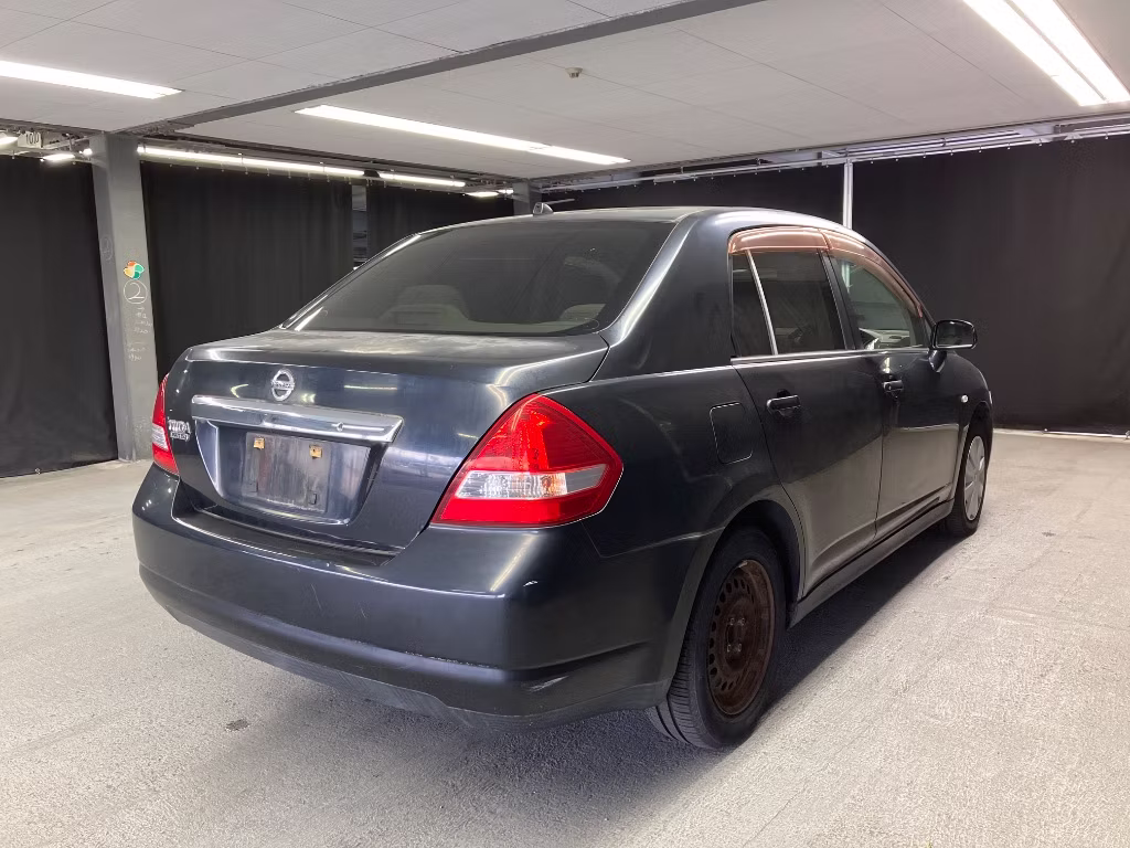 NISSAN TIIDA LATIO