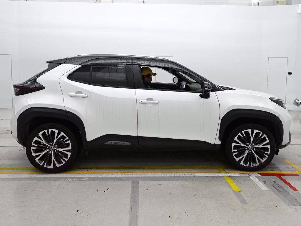TOYOTA YARIS CROSS