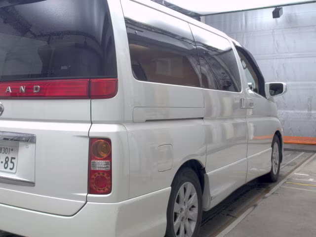 NISSAN ELGRAND