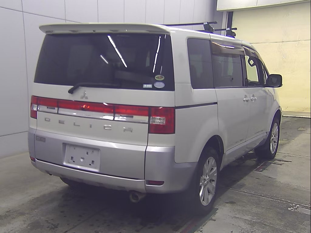 MITSUBISHI DELICA D:5
