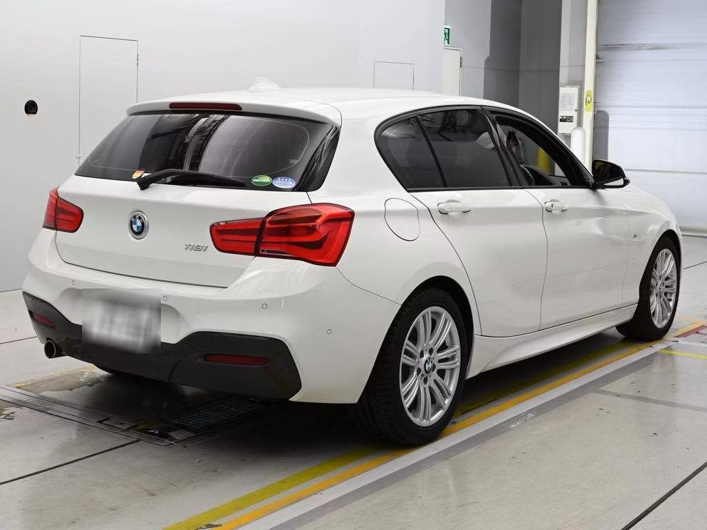BMW 1-SERIES