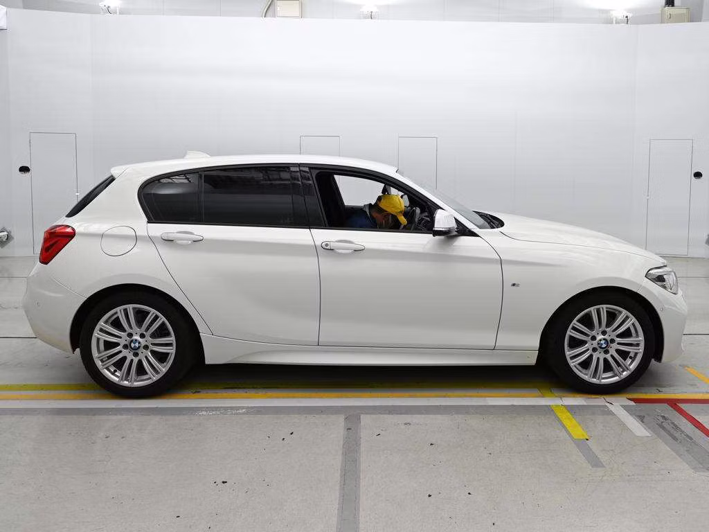 BMW 1-SERIES
