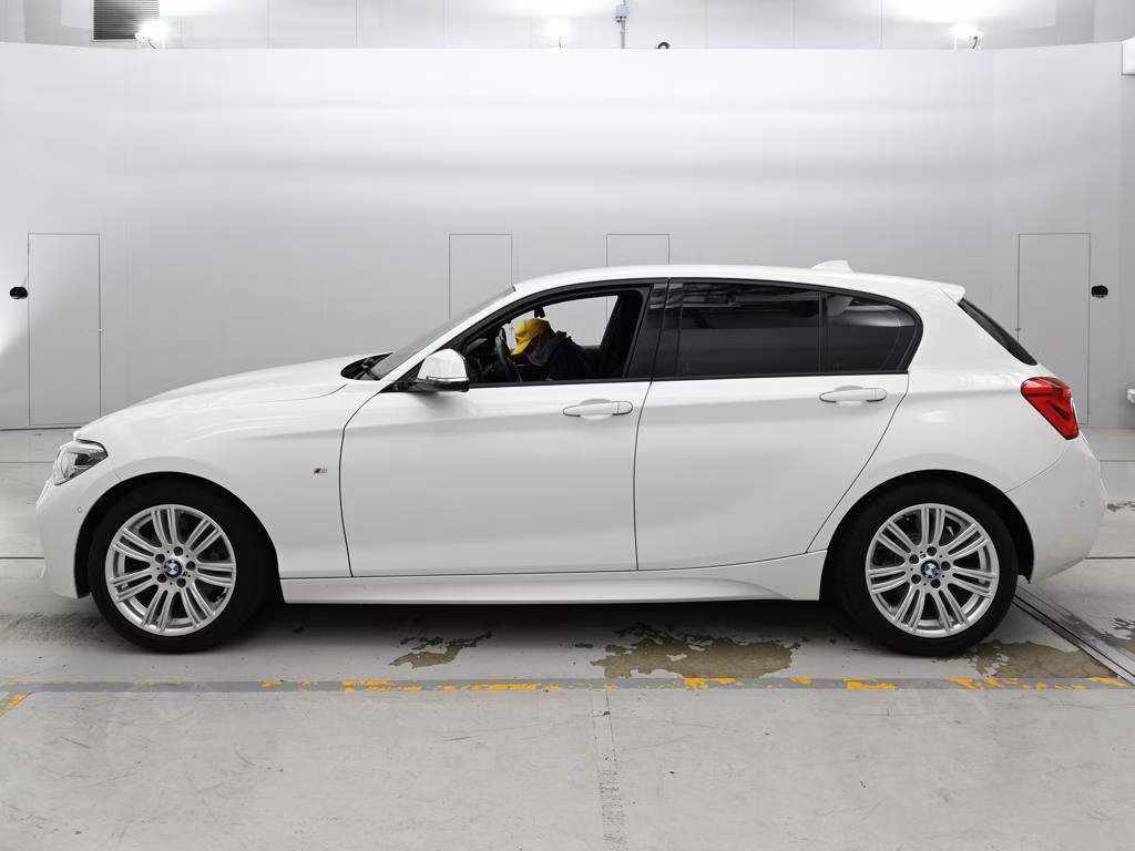 BMW 1-SERIES