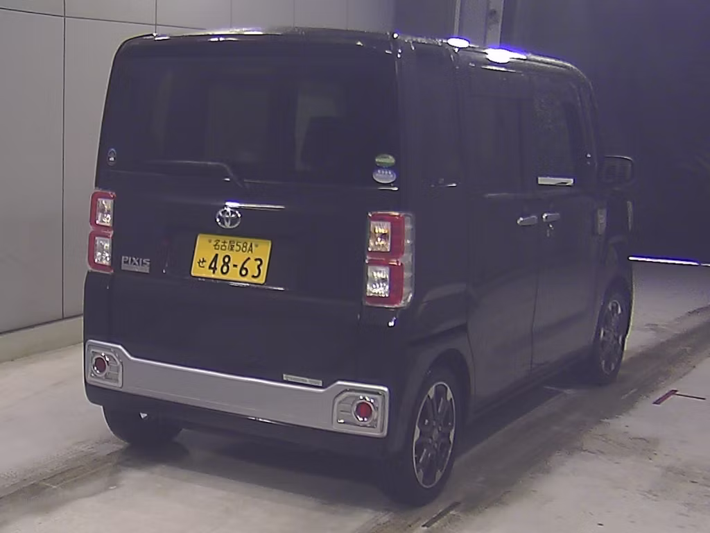 TOYOTA PIXIS MEGA