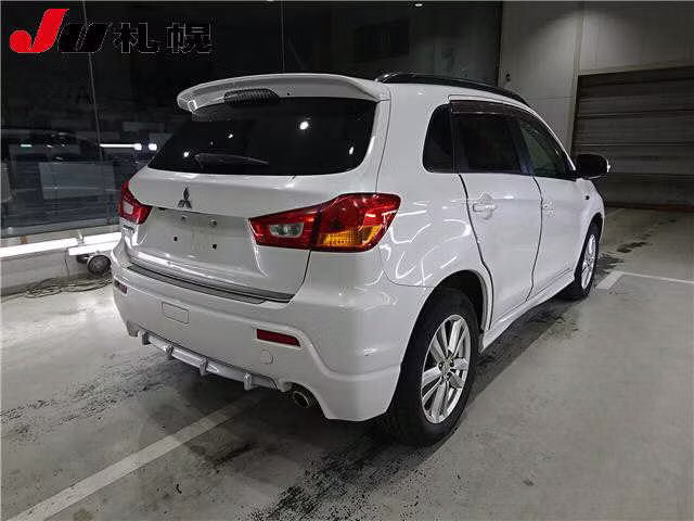 MITSUBISHI RVR