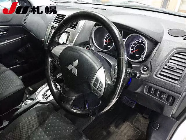 MITSUBISHI RVR
