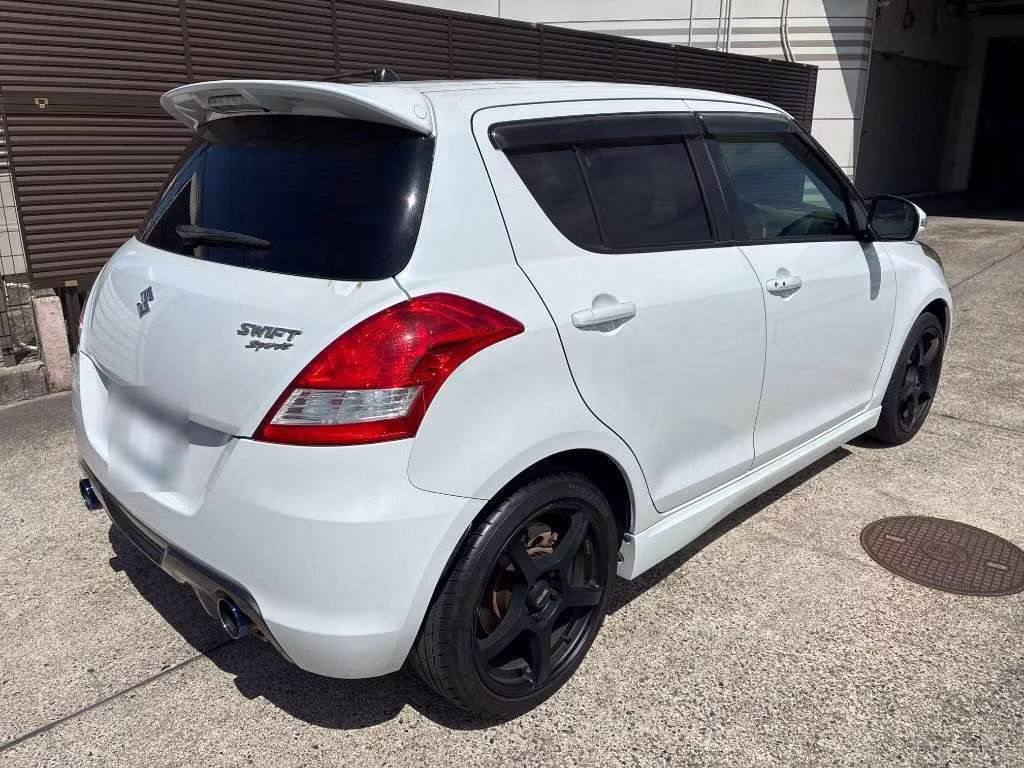 SUZUKI SWIFT