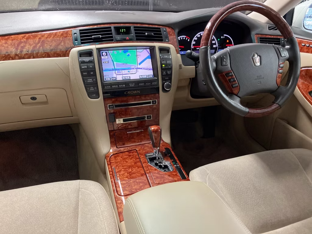 TOYOTA CROWN