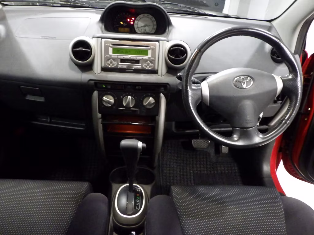 TOYOTA IST