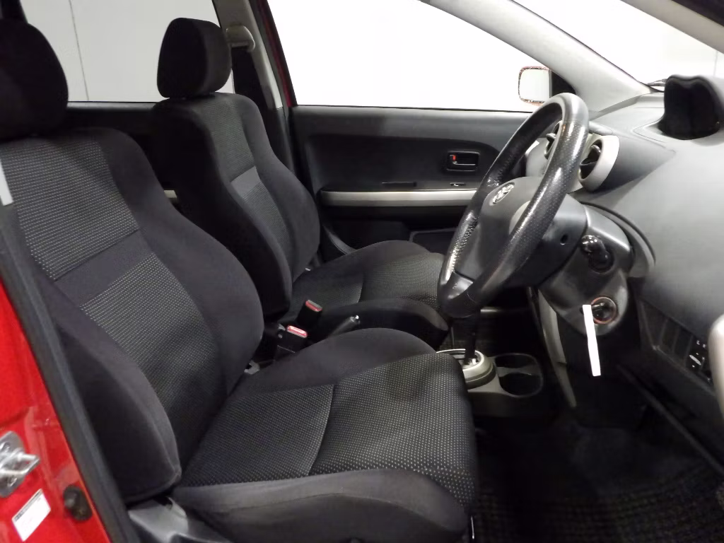 TOYOTA IST