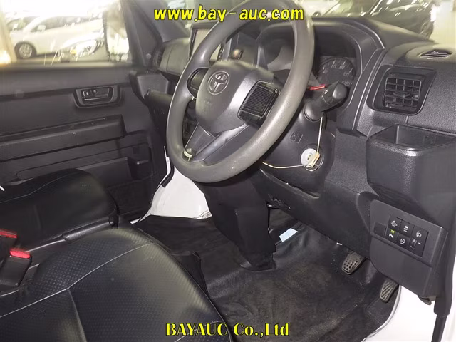 TOYOTA PIXIS VAN