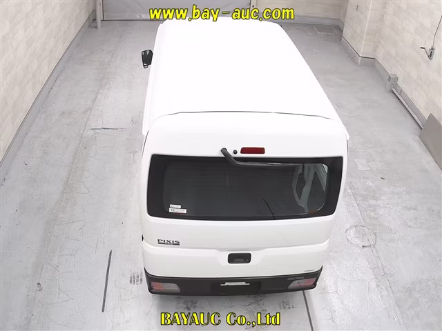 TOYOTA PIXIS VAN