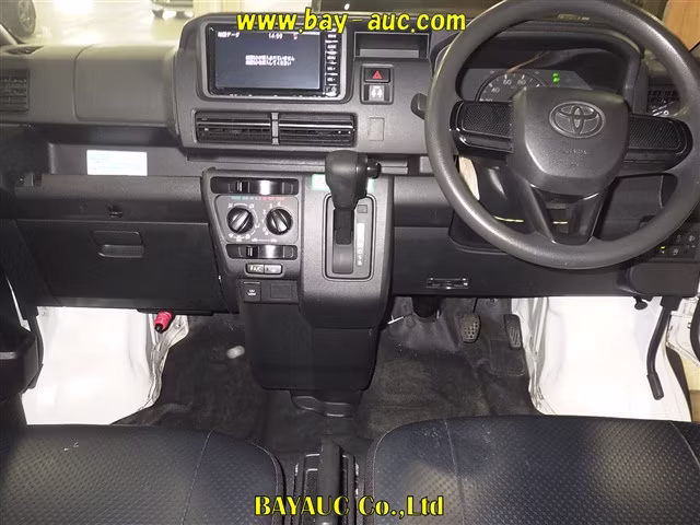TOYOTA PIXIS VAN