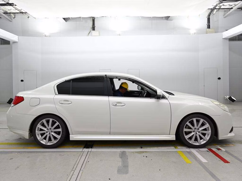 SUBARU LEGACY B4
