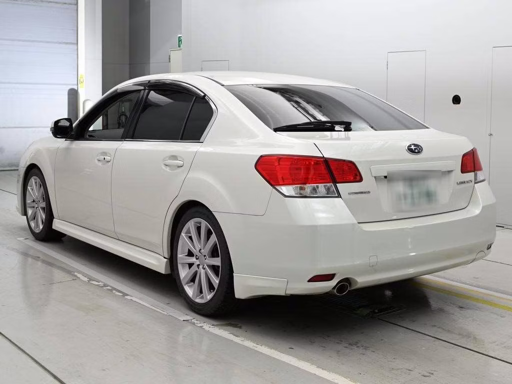 SUBARU LEGACY B4