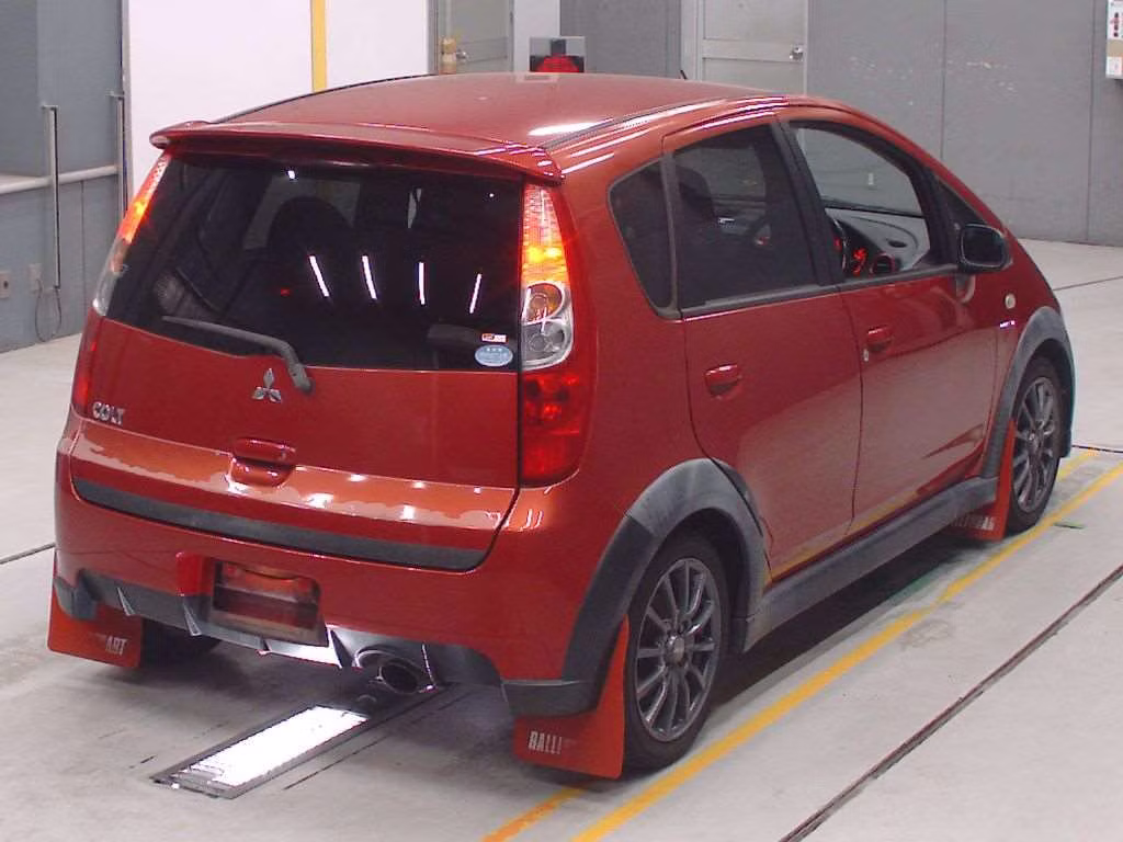 MITSUBISHI COLT