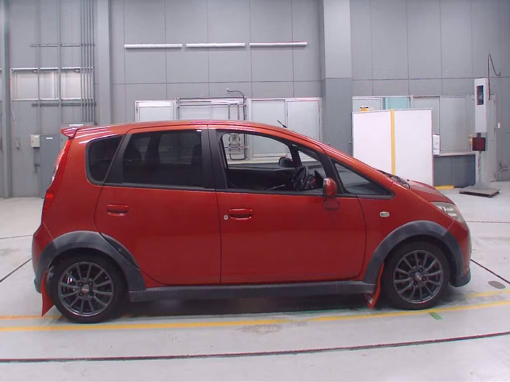 MITSUBISHI COLT