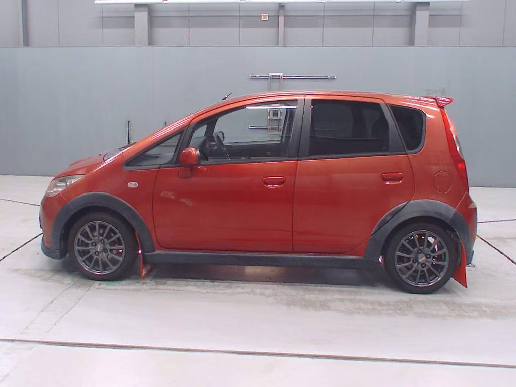 MITSUBISHI COLT