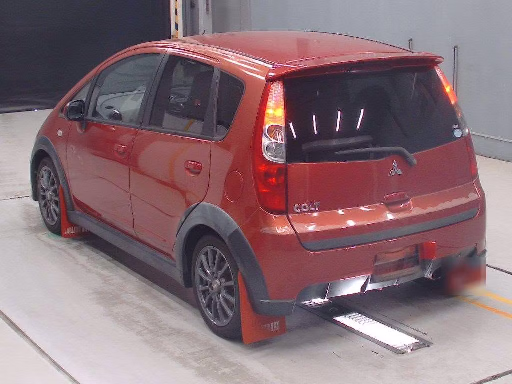 MITSUBISHI COLT