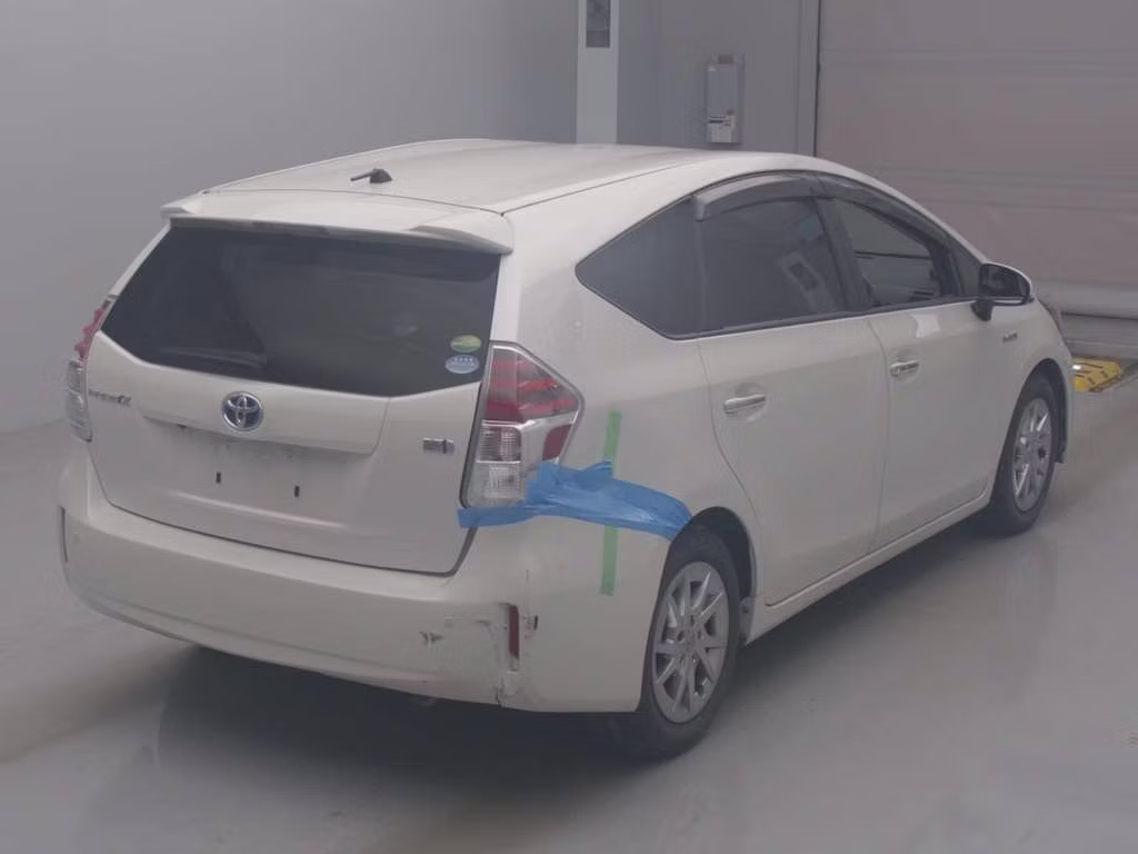TOYOTA PRIUS ALPHA
