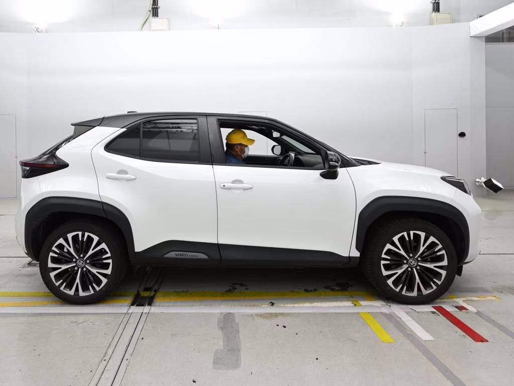TOYOTA YARIS CROSS