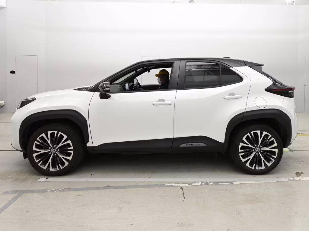 TOYOTA YARIS CROSS