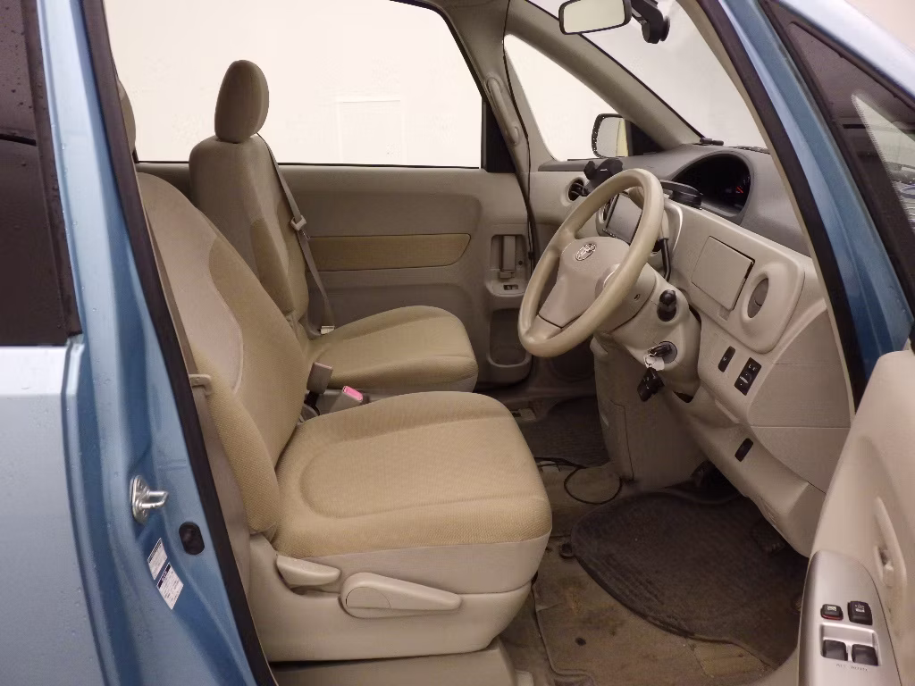 TOYOTA PORTE