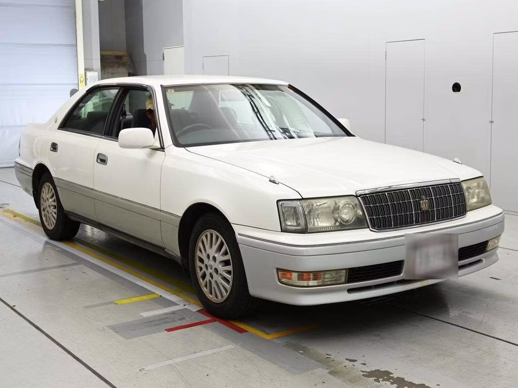 TOYOTA CROWN