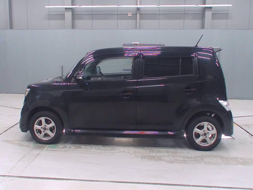 TOYOTA BB