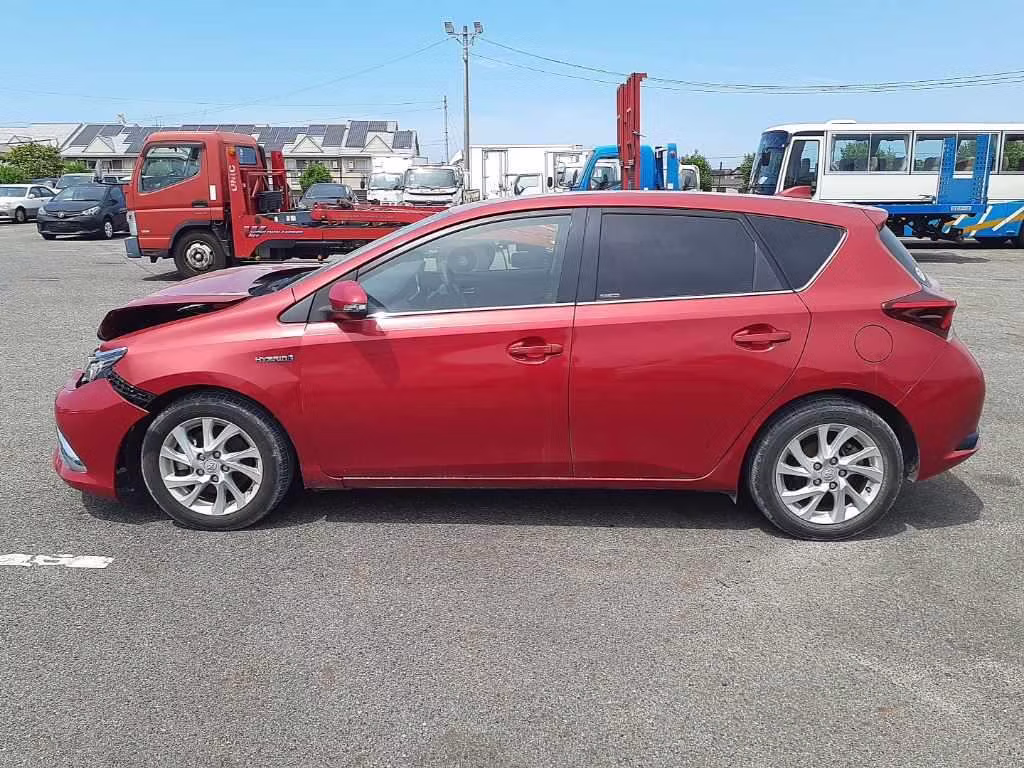 TOYOTA AURIS