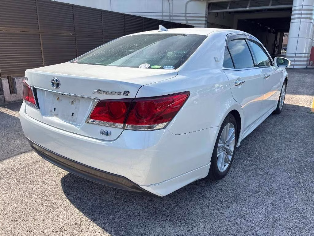 TOYOTA CROWN