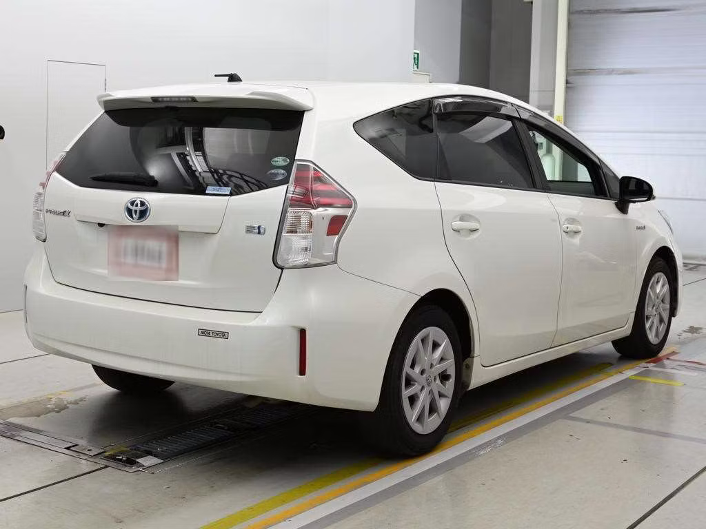 TOYOTA PRIUS ALPHA