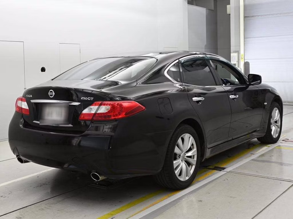NISSAN FUGA