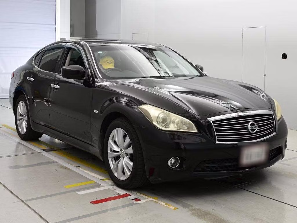 NISSAN FUGA