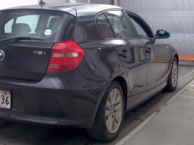 BMW 1-SERIES