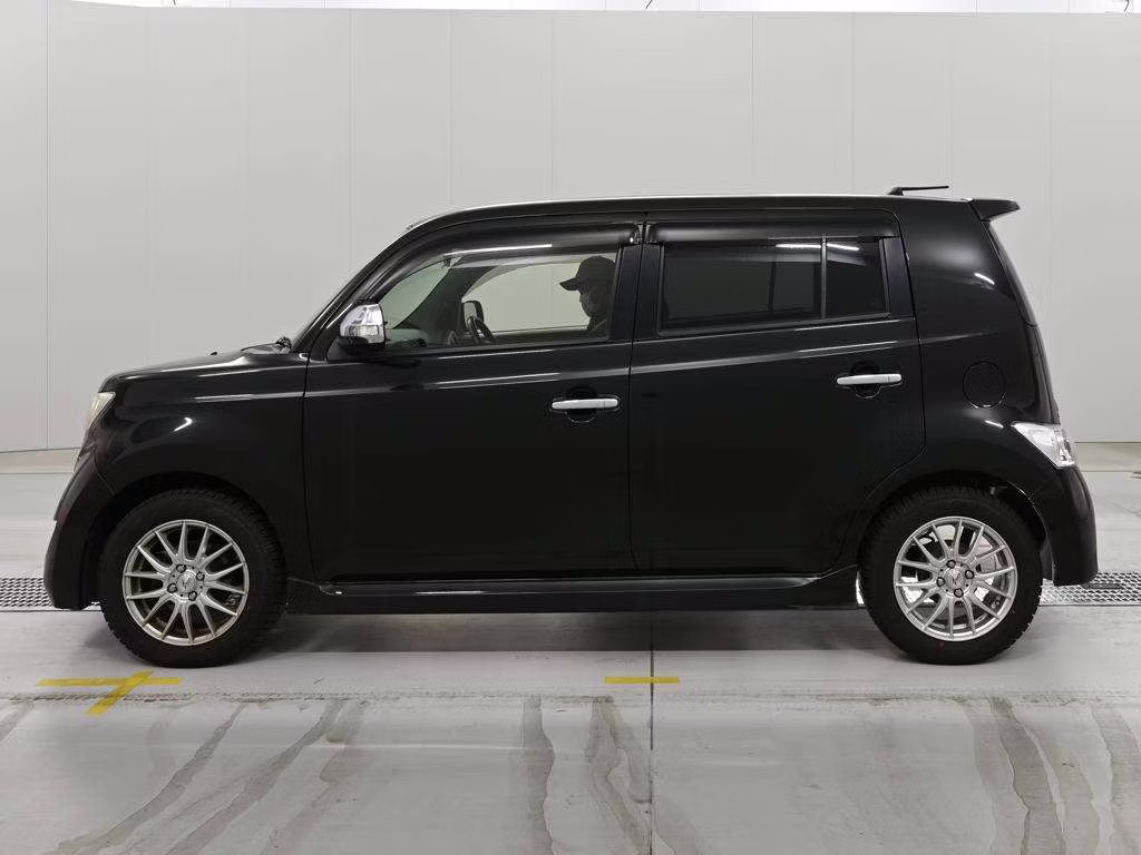 TOYOTA BB