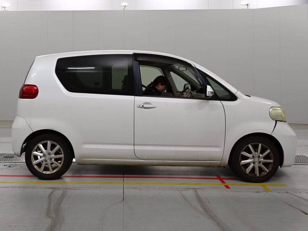 TOYOTA PORTE