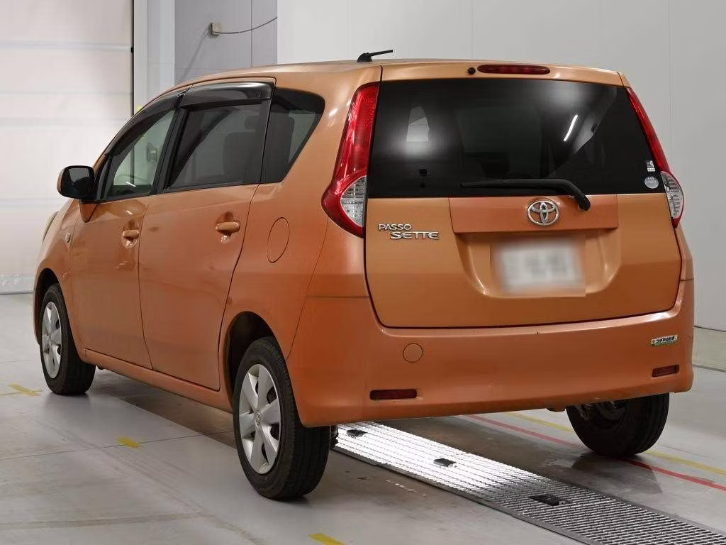 TOYOTA PASSO SETTE