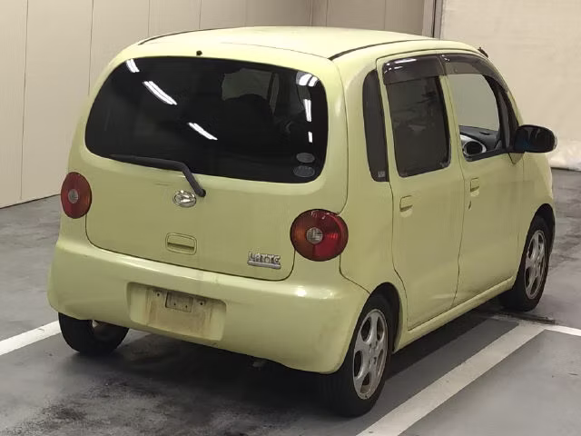 DAIHATSU MOVE LATTE